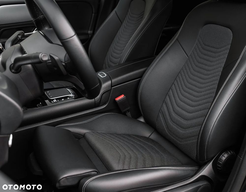 Mercedes-Benz GLB 200 Style 7G-DCT - 21