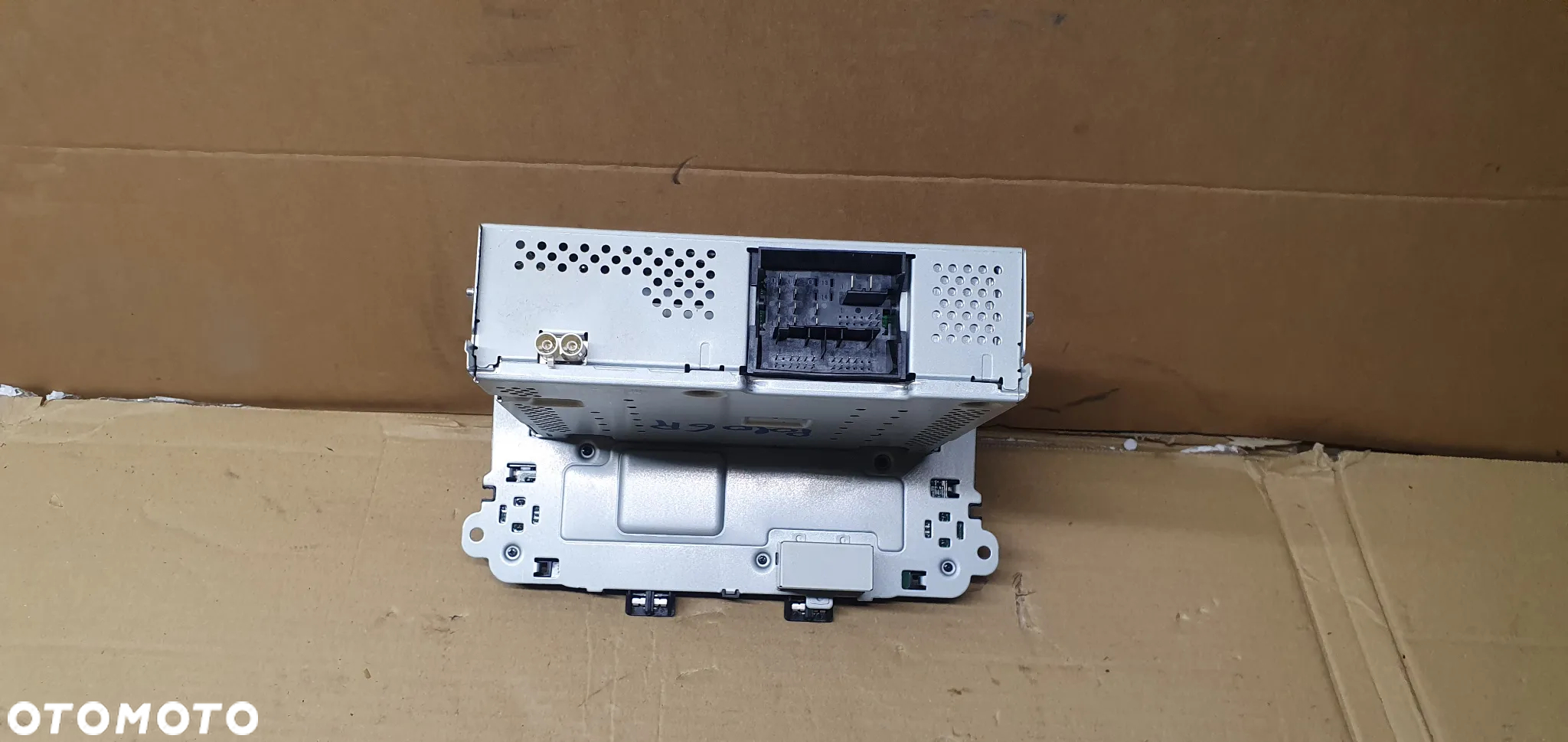 Radio radioodtwarzacz oryginał BDB KOD VW Polo V 6R 6C0035867F - 7