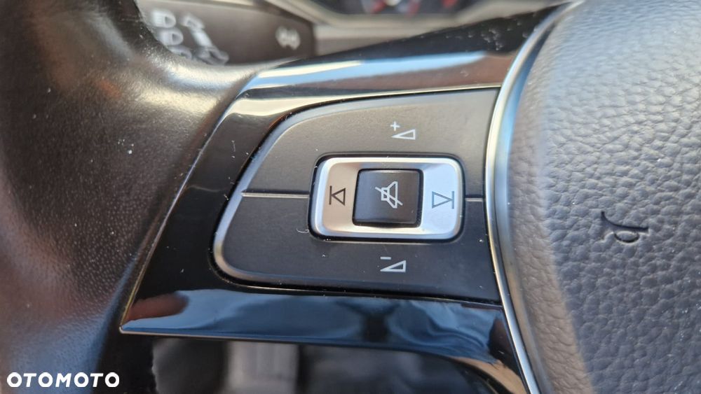Volkswagen T-Roc 1.6 TDI SCR DPF Advance - 16
