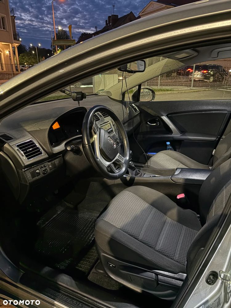 Toyota Avensis - 5