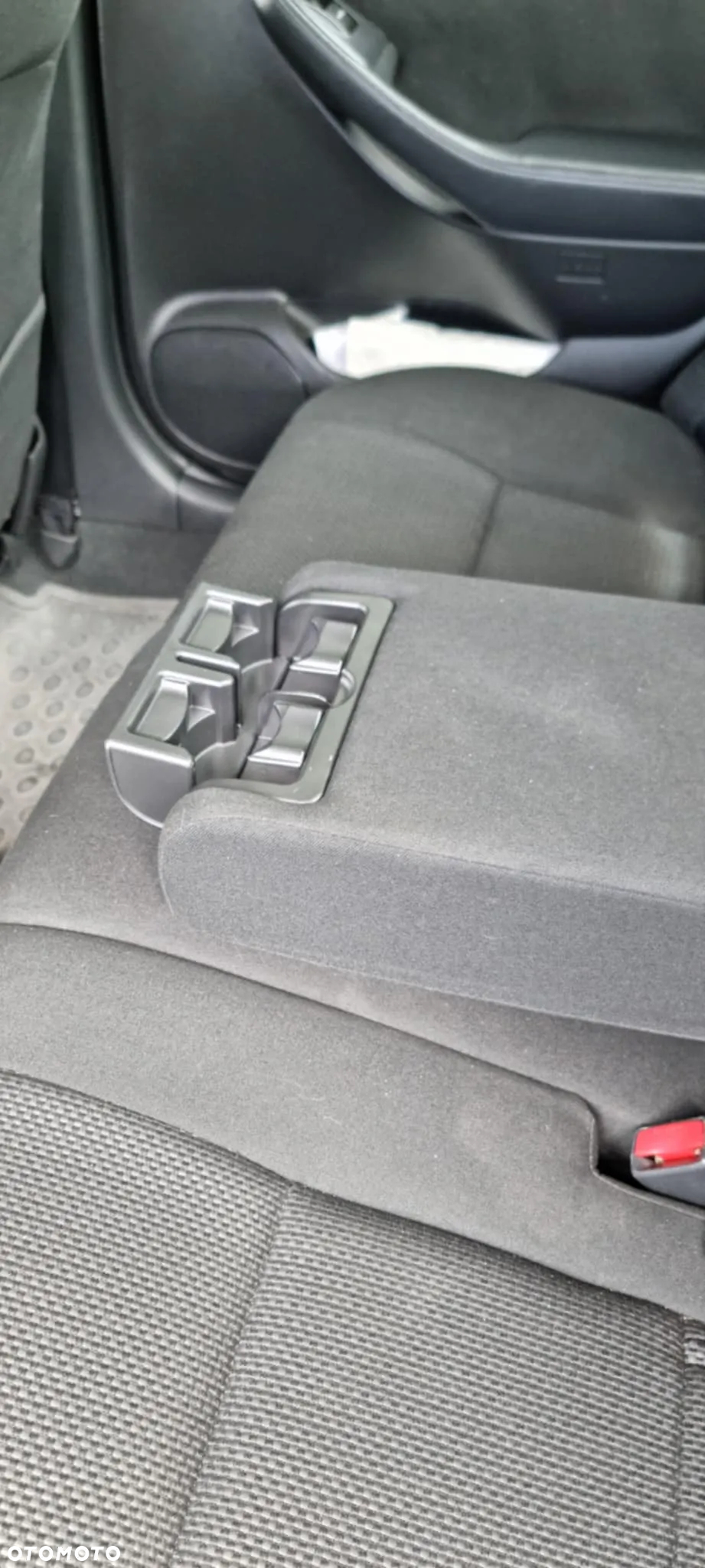 Toyota Avensis 2.0 VVT-i Sol - 10