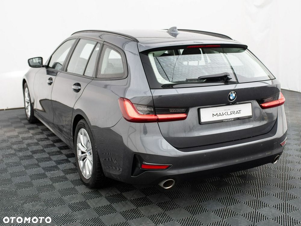 BMW Seria 3 318i - 5