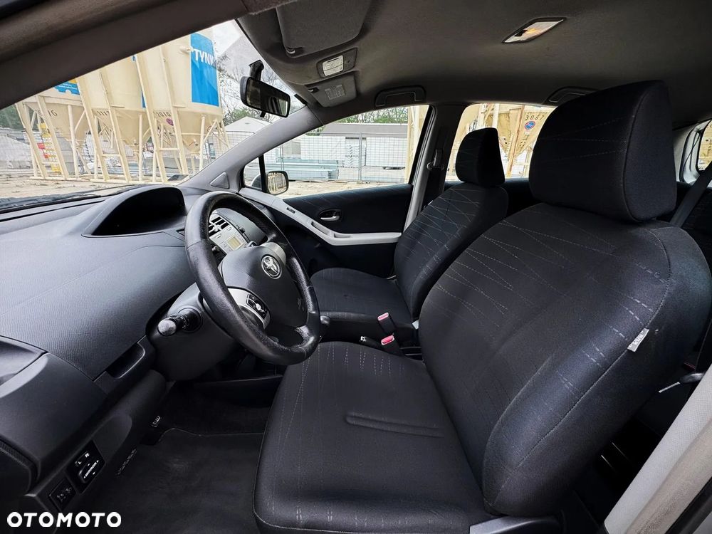 Toyota Yaris 1.3 Sol Premium MM - 10