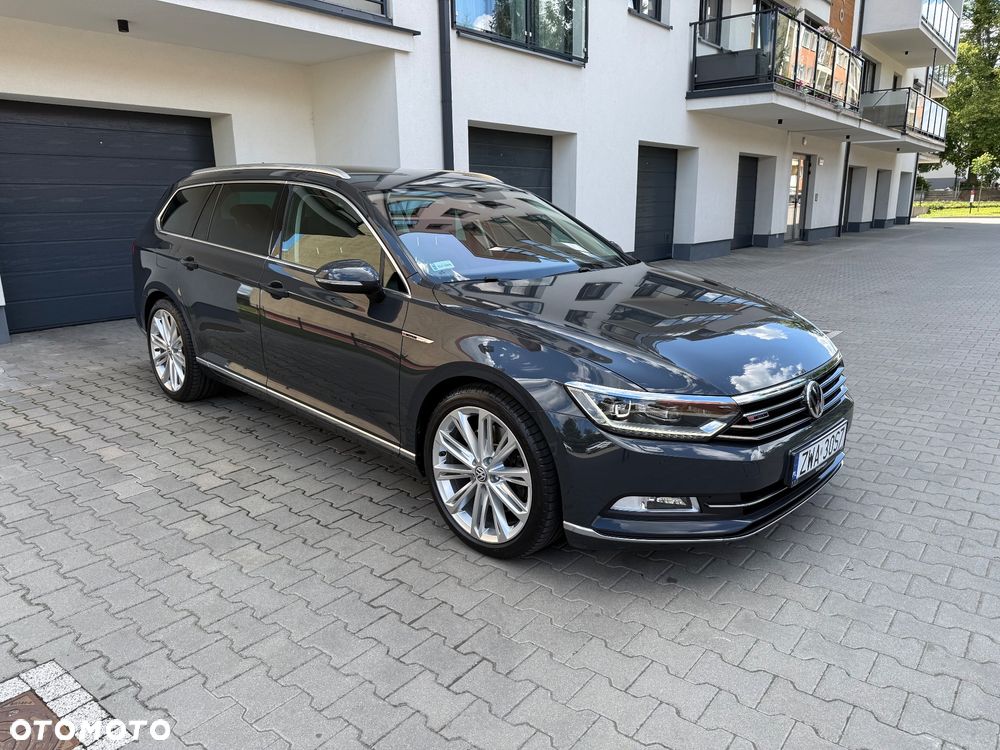 Volkswagen Passat - 1