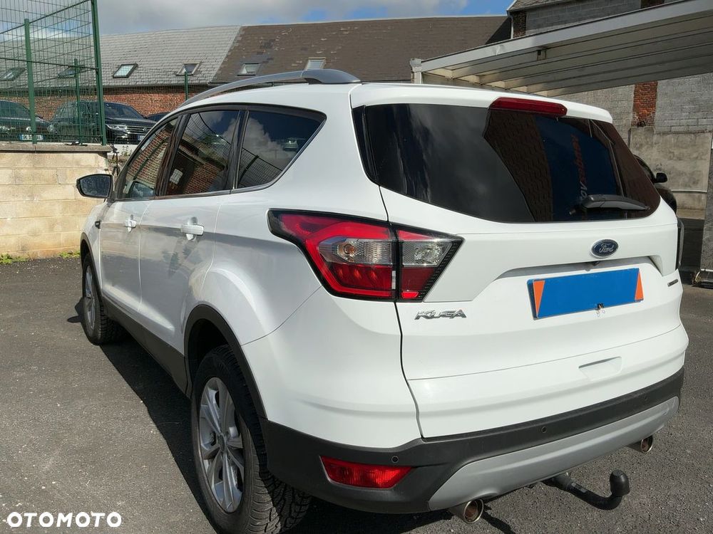 Ford Kuga 1.5 EcoBoost 2x4 Titanium - 5