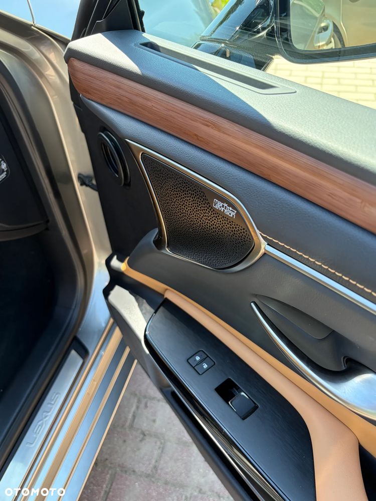 Lexus ES - 15