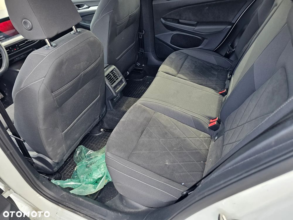 Volkswagen Golf - 21