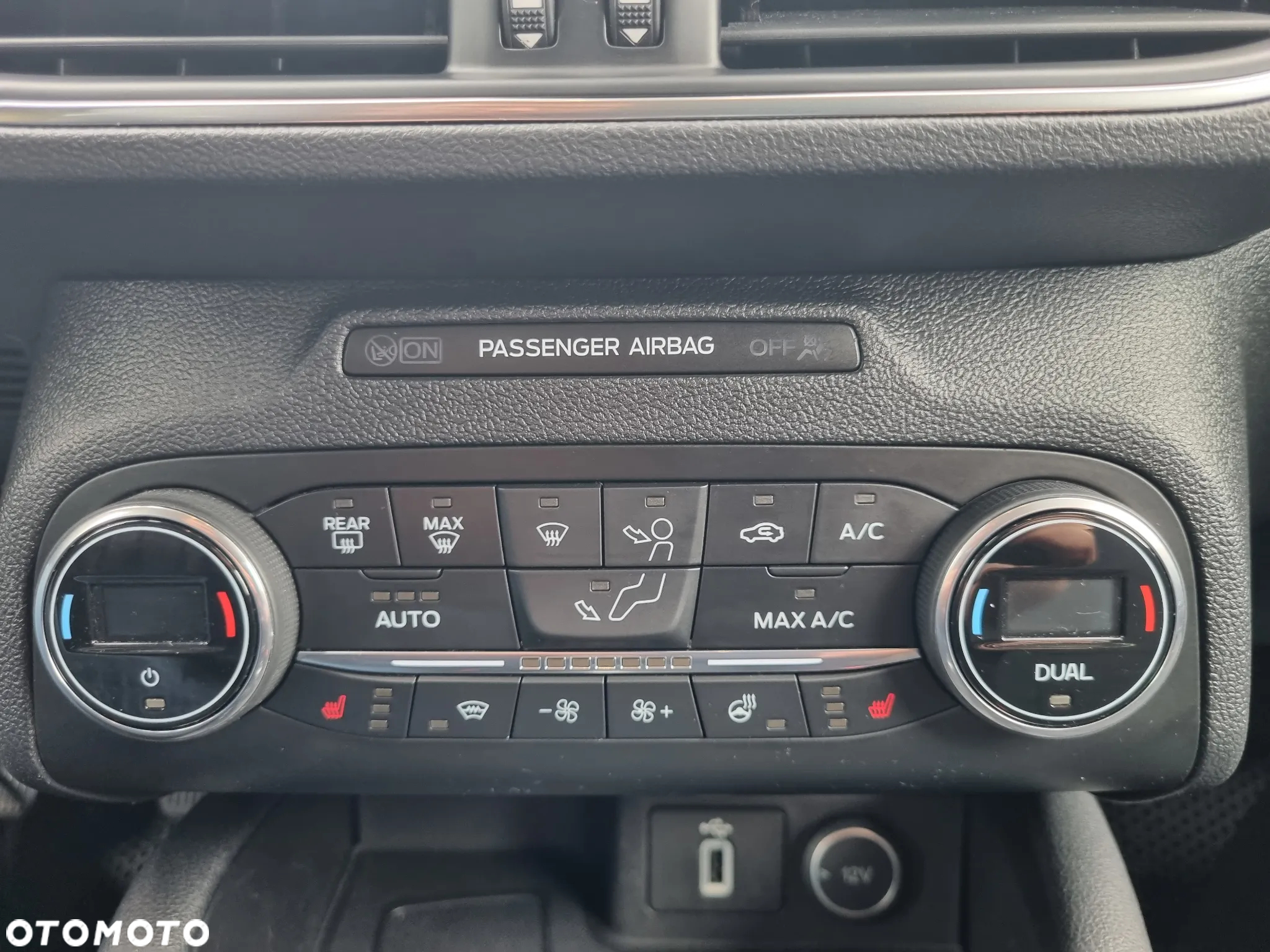 Ford Focus 1.0 EcoBoost Titanium Business - 13