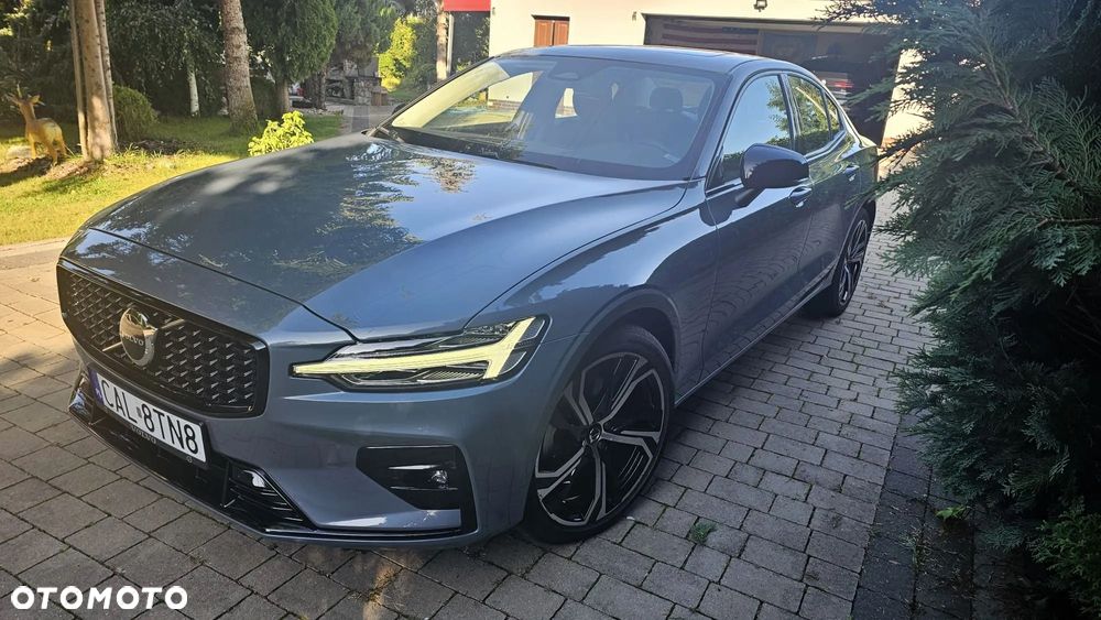 Volvo S60 B5 B AWD Plus Dark - 4