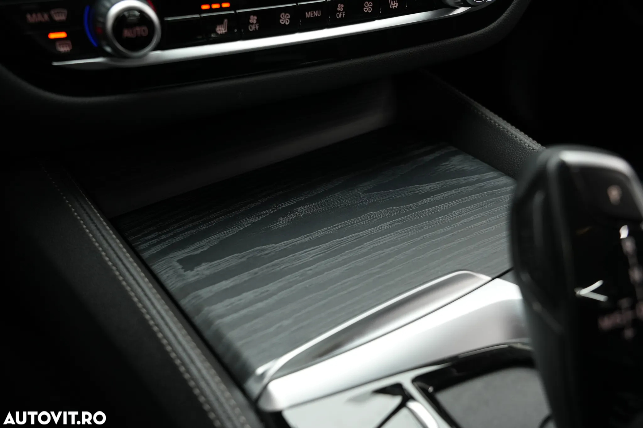 BMW Seria 5 520d Aut. Luxury Line - 32