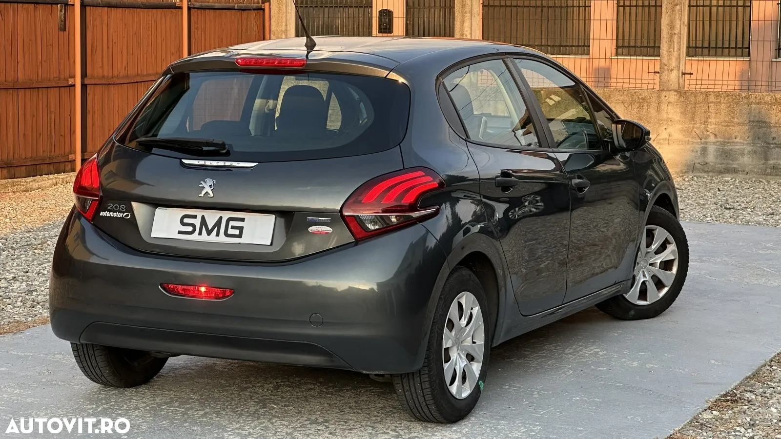Peugeot 208 1.2 L PureTech Allure - 22