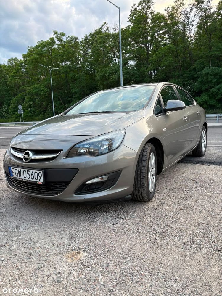 Opel Astra 1.6 Active EU6 - 1