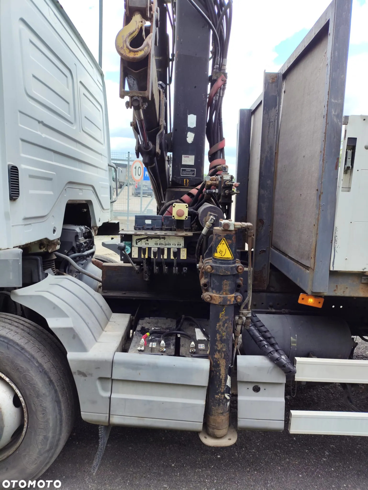Mercedes-Benz ATEGO 1318 Skrzynia + HDS HIAB 081 A - 10