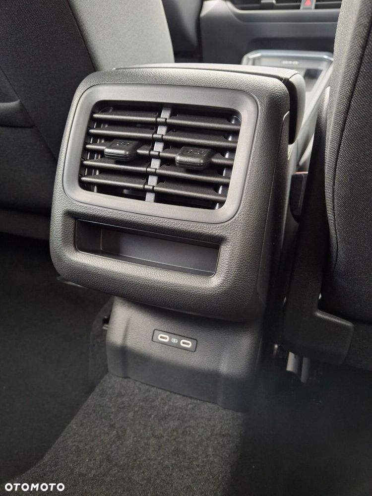 Volkswagen T-Roc 1.5 eTSI Life DSG - 32