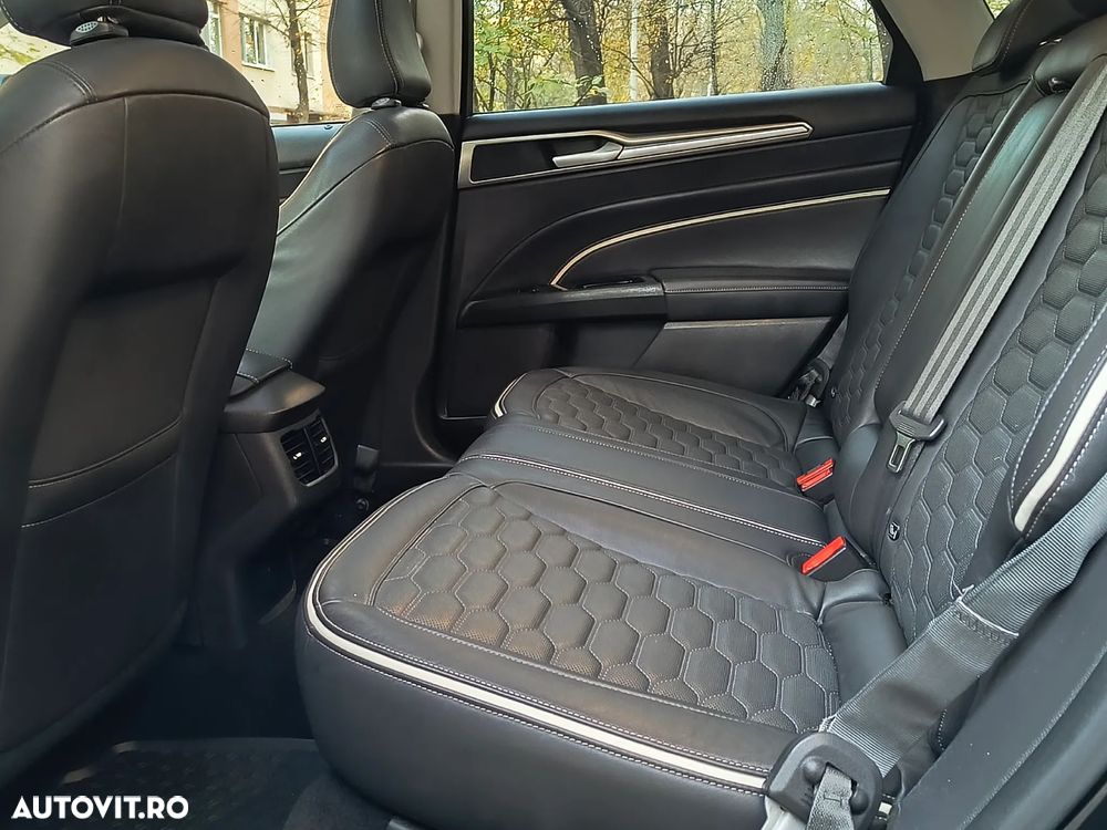 Ford Mondeo Vignale 2.0 Hybrid - 13