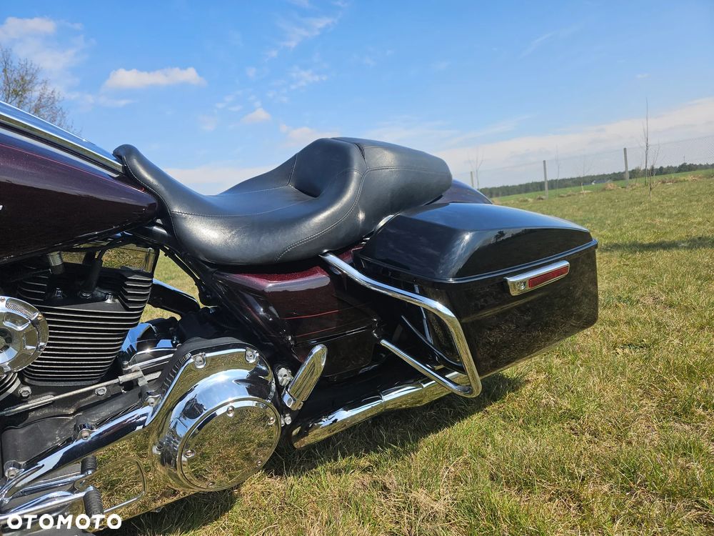 Harley-Davidson Touring Street Glide - 11