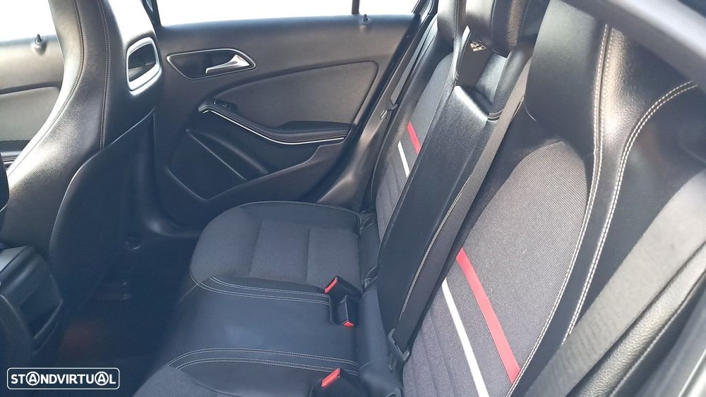 Mercedes-Benz A 180 CDI (BlueEFFICIENCY) Urban - 27