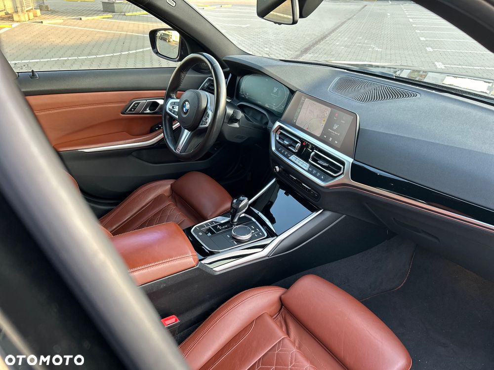 BMW Seria 3 320d xDrive mHEV - 12