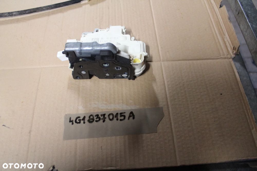 ZAMEK DRZWI LEWYCH PRZEDNICH AUDI A6 C7 4G1837015A 2016
