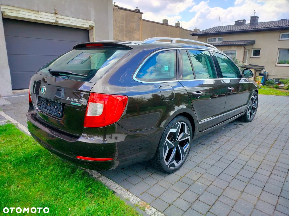 Skoda Superb 1.6 TDI GreenLine - 13