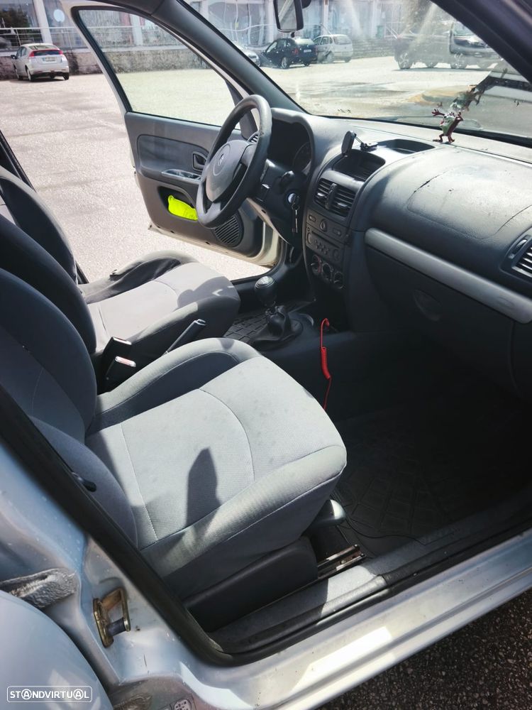 Renault Clio 1.2 16V Confort Authentique - 6