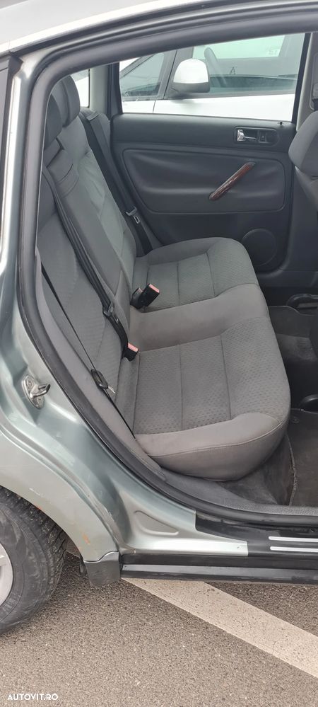 Volkswagen Passat 1.9TDI Highline - 17