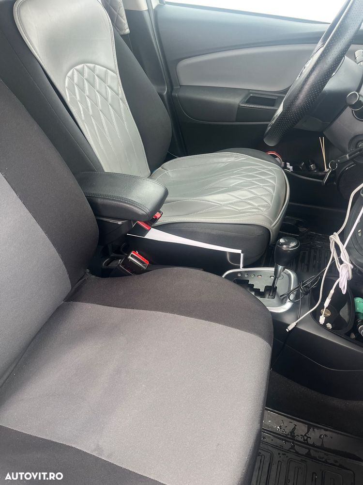 Toyota Yaris 1.5 VVT-i HSD Terra - 8