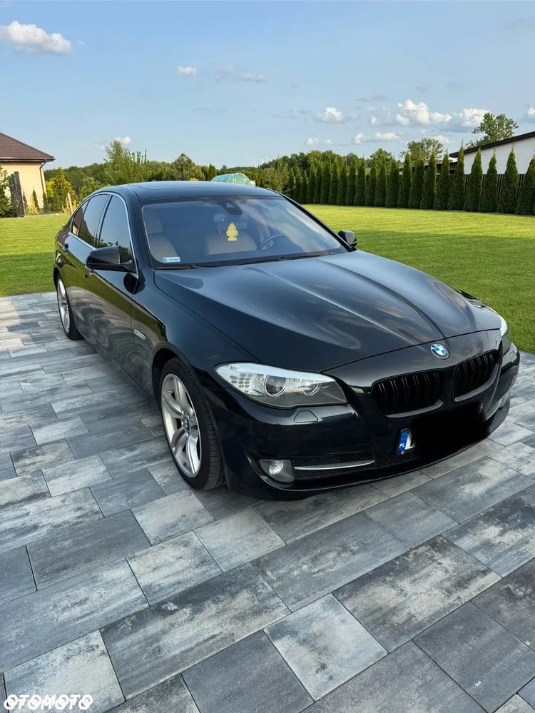 BMW Seria 5 525d xDrive - 12