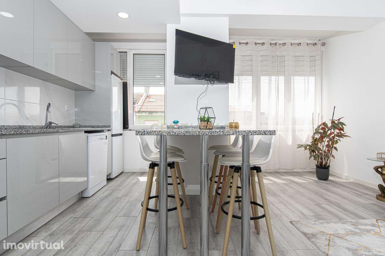 Apartamento T1 Remodelado | Benfica - Grande imagem: 2/21