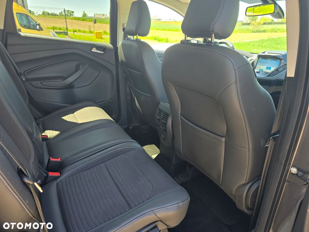 Ford Kuga 1.5 EcoBoost 2x4 Titanium - 21