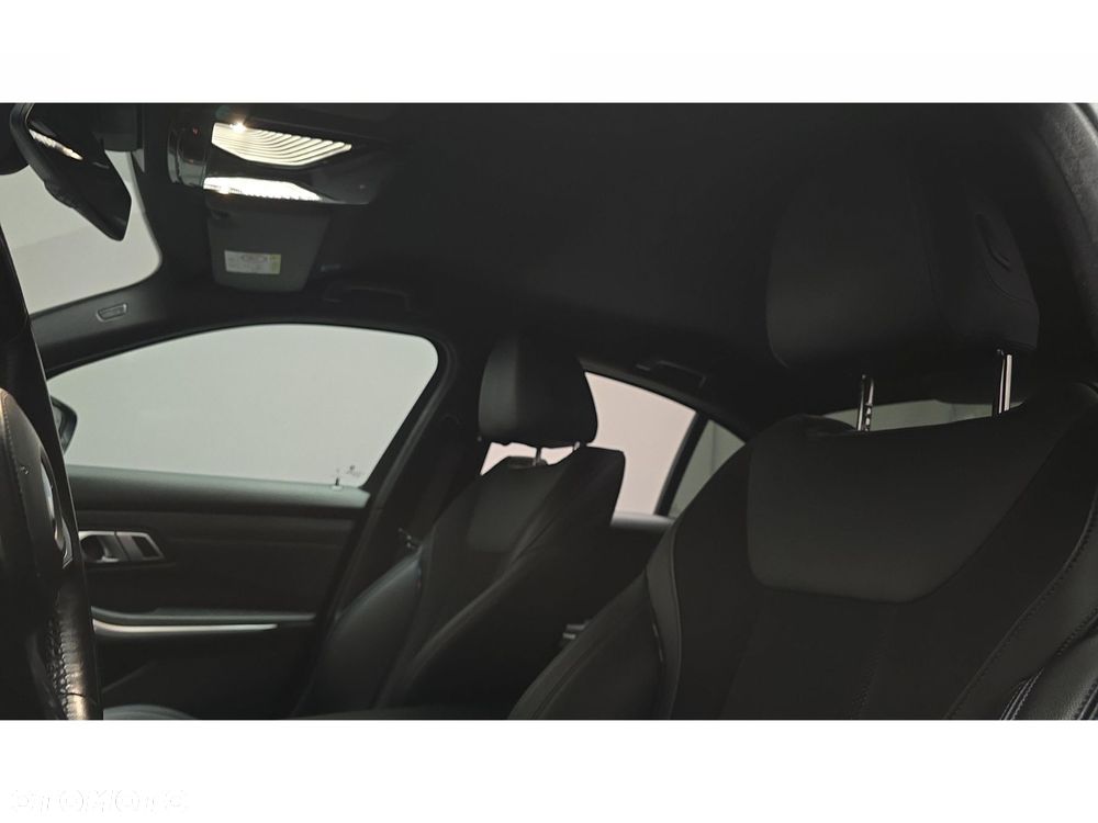 BMW Seria 3 320d xDrive mHEV M Sport - 18