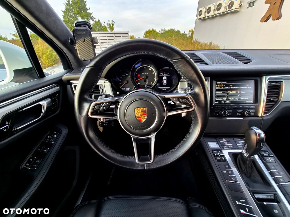Porsche Macan Turbo - 12