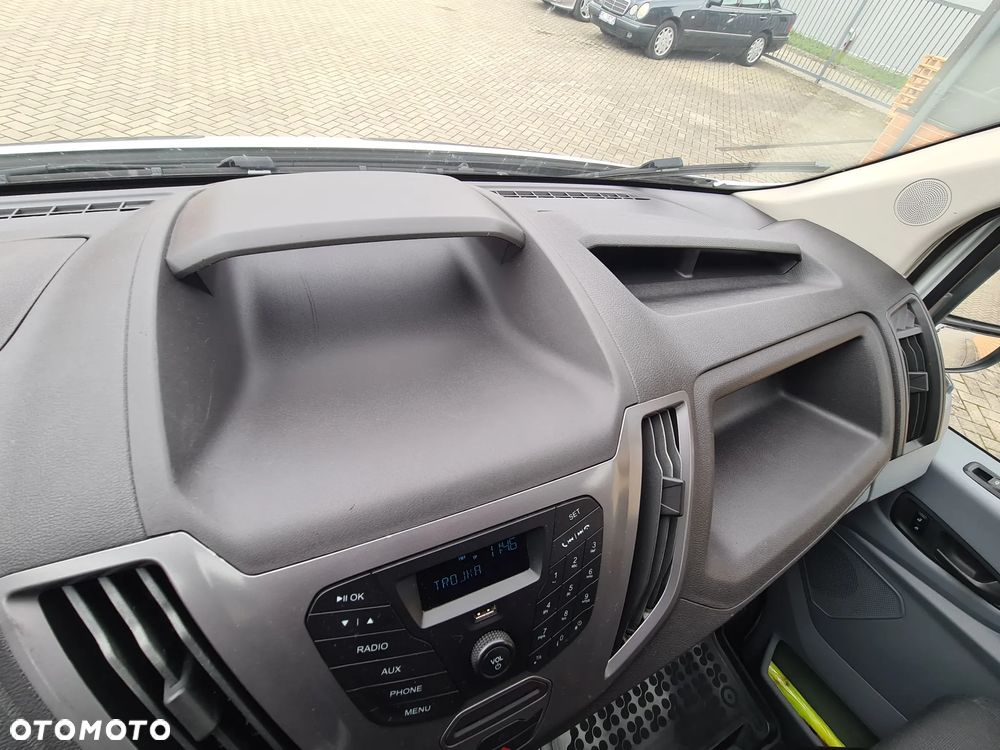 Ford Transit - 22