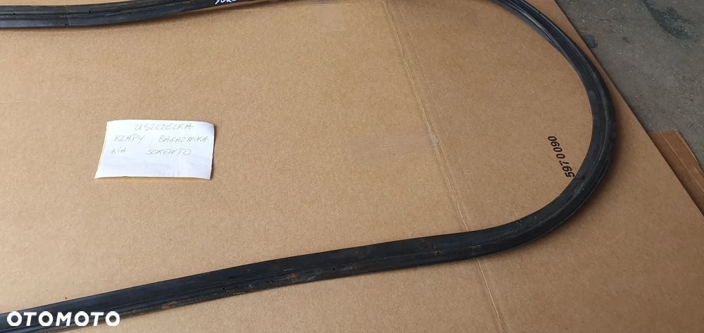 Uszczelka klapy bagażnika Kia Sorento I - 4