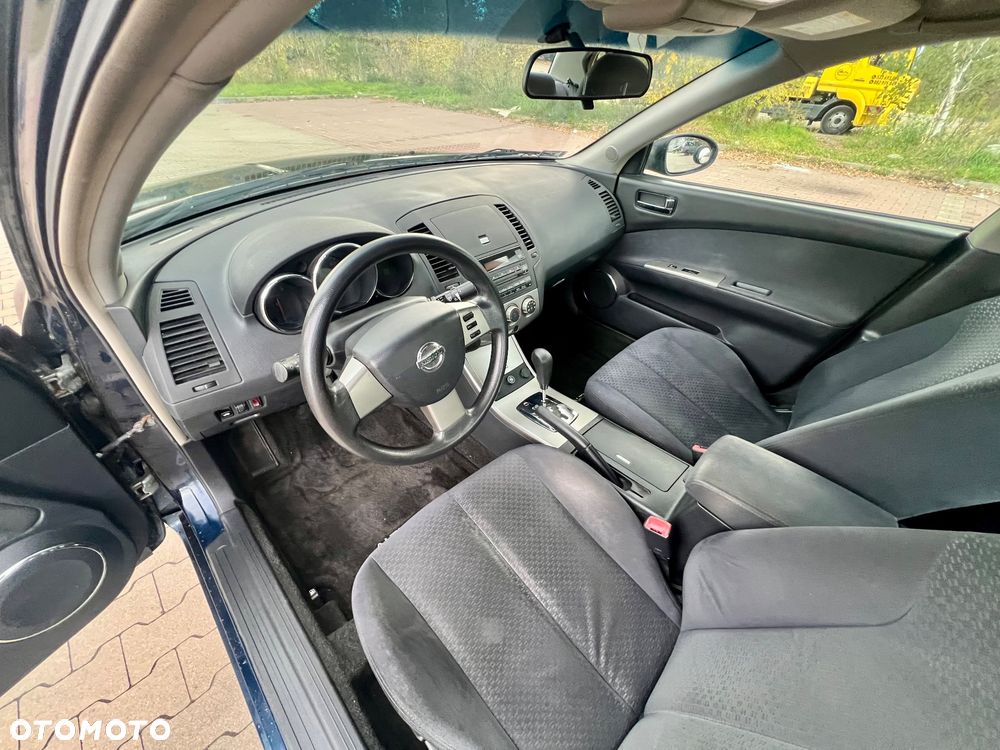 Nissan Altima - 10