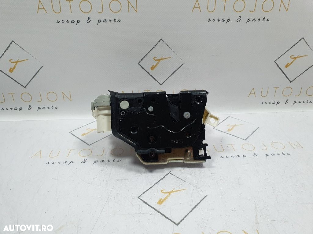 Broasca usa stanga AUDI A6 IV Avant 4G5, C7, 4GD 2011 - 2018 3.0 TDI CTCB, CZVD 8J1837015C - 3