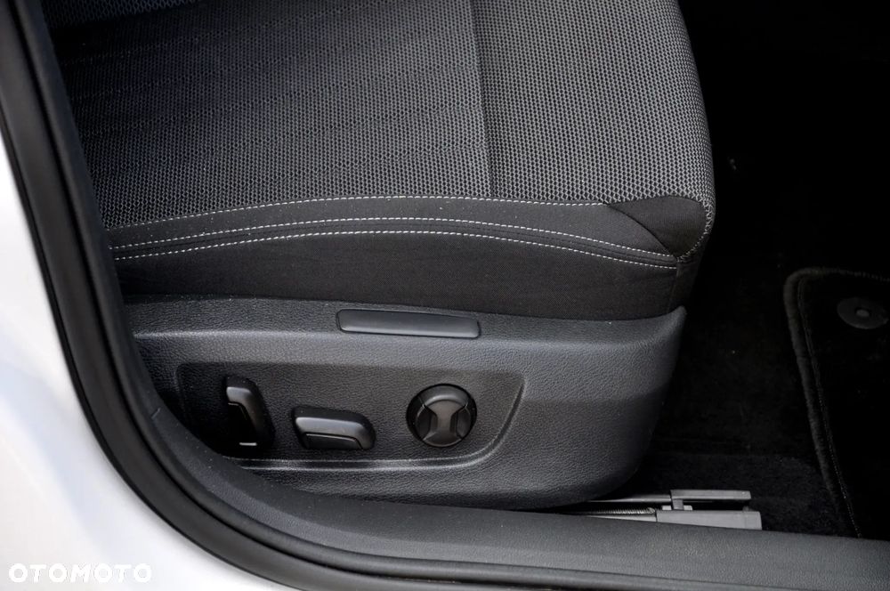 Skoda Superb 2.0 TDI DSG Premium Edition - 33