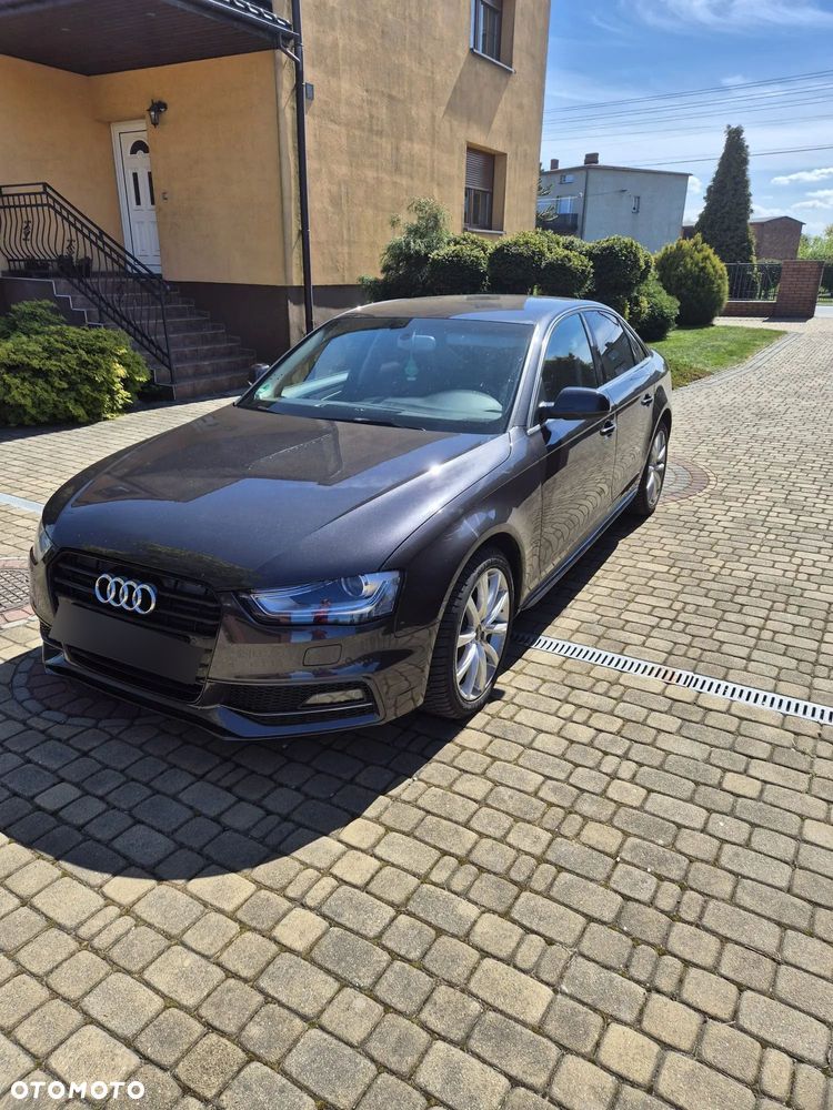 Audi A4 Limousine - 1