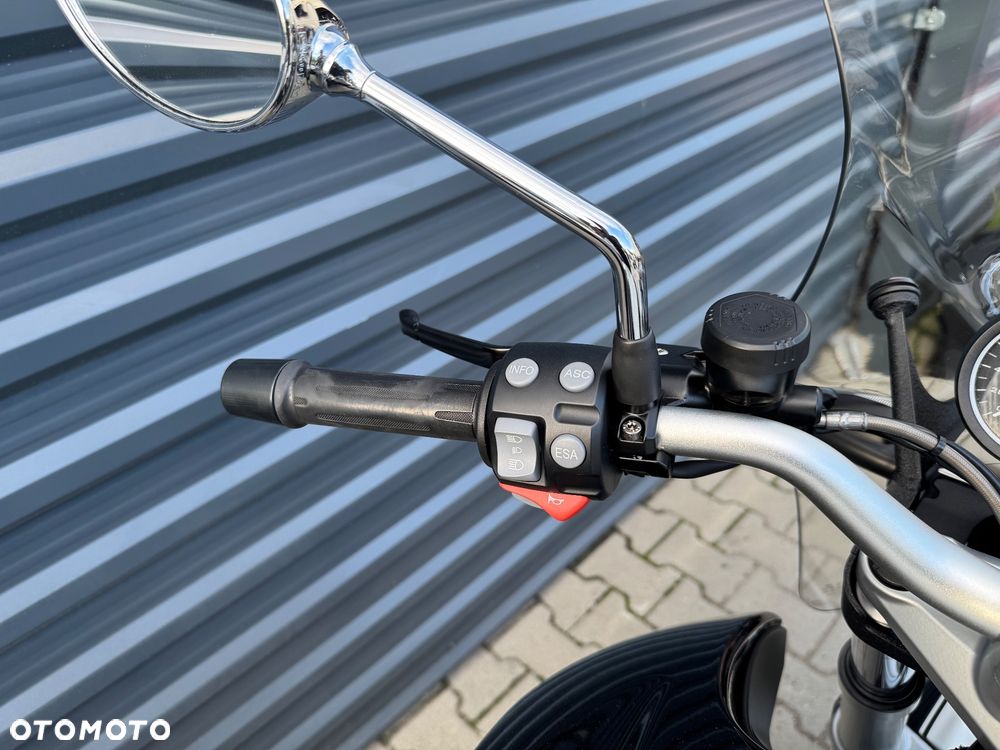 BMW R - 12
