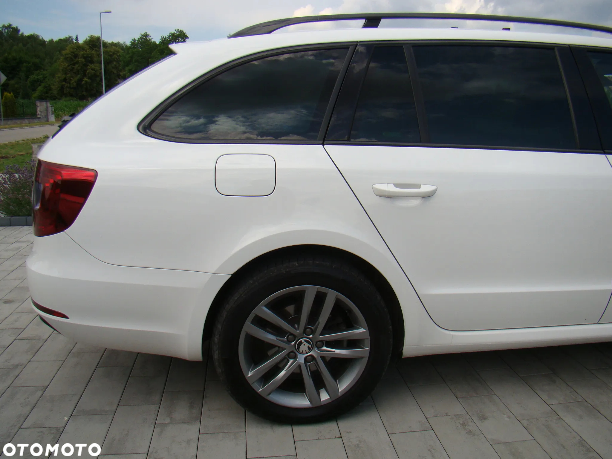 Skoda Superb 2.0 TDI Ambition DSG - 12