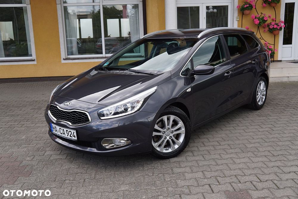 Kia Ceed 1.4 CVVT Dream Team Edition - 1