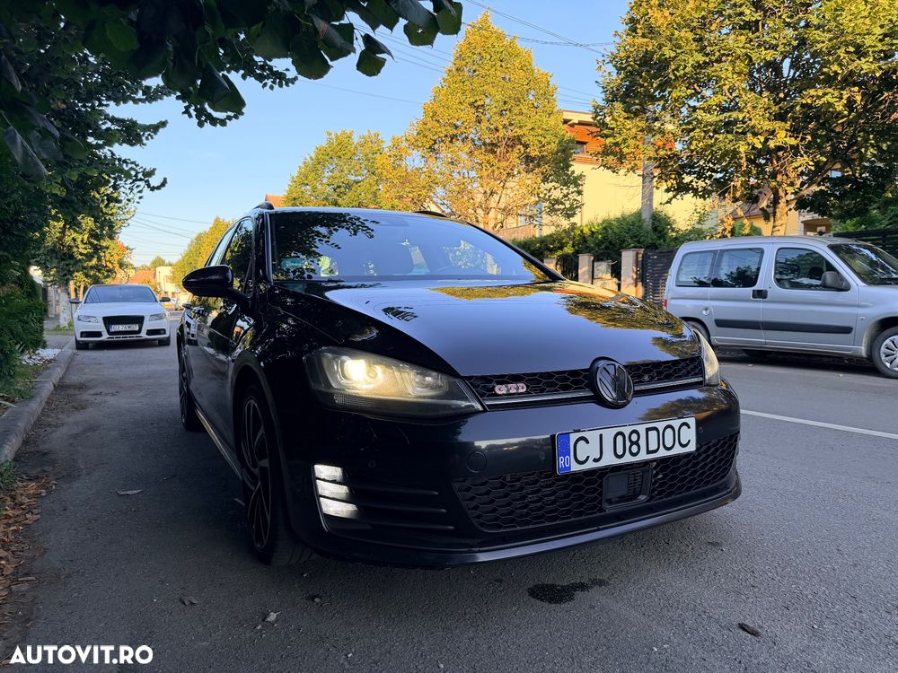 Volkswagen Golf 2.0 TDI DPF BMT DSG GTD - 1