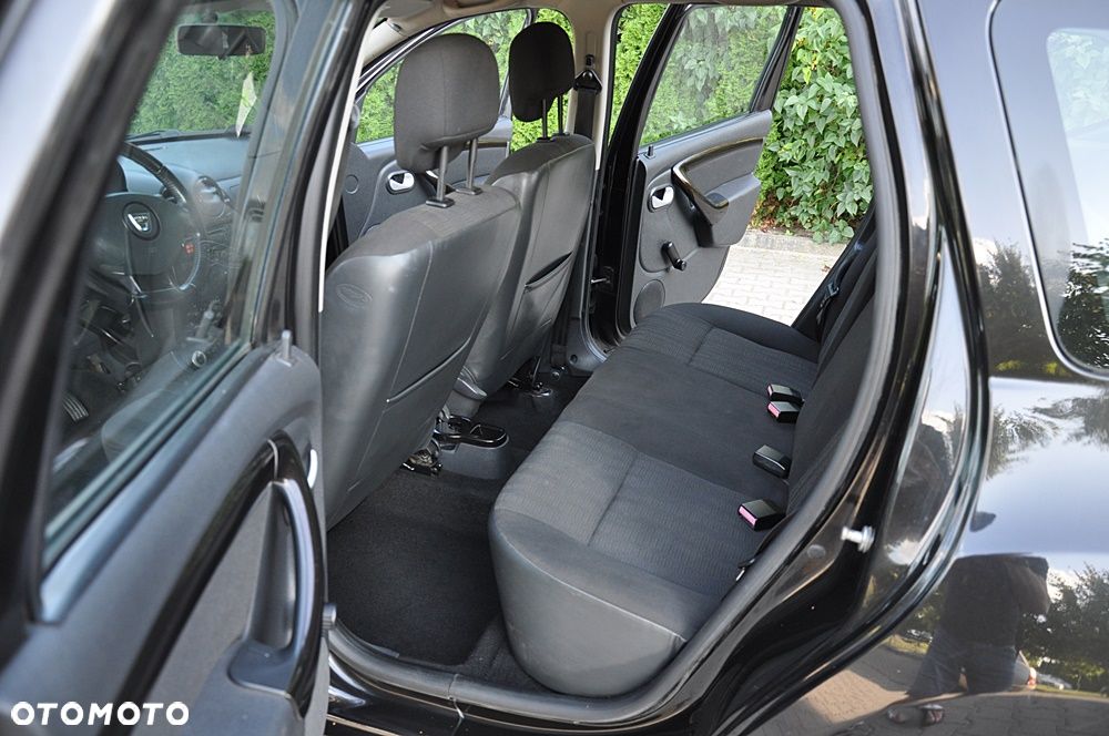 Dacia Duster 1.6 Laureate 4x4 - 24