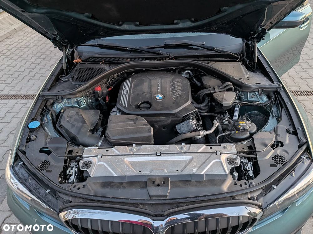 BMW Seria 3 318d - 27