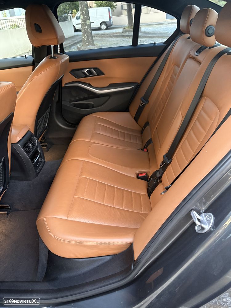 BMW 330 e Auto - 13