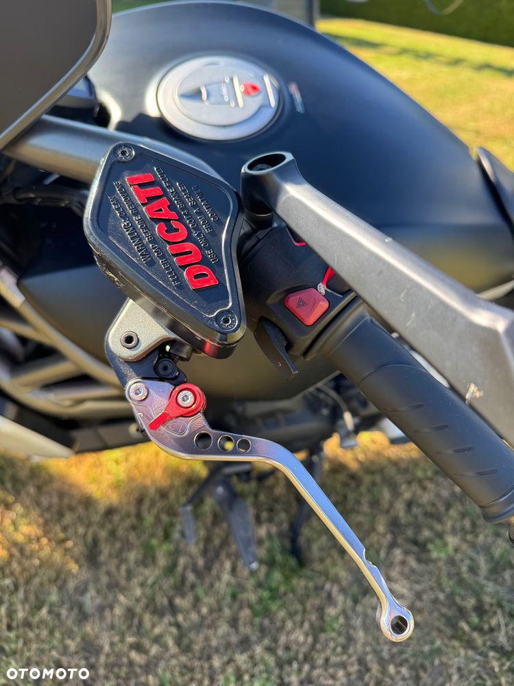 Ducati Diavel - 2