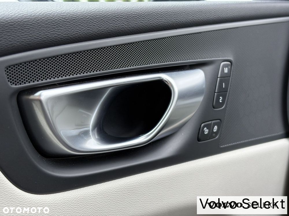 Volvo XC 60 - 25
