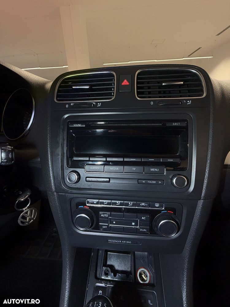 Volkswagen Golf - 8