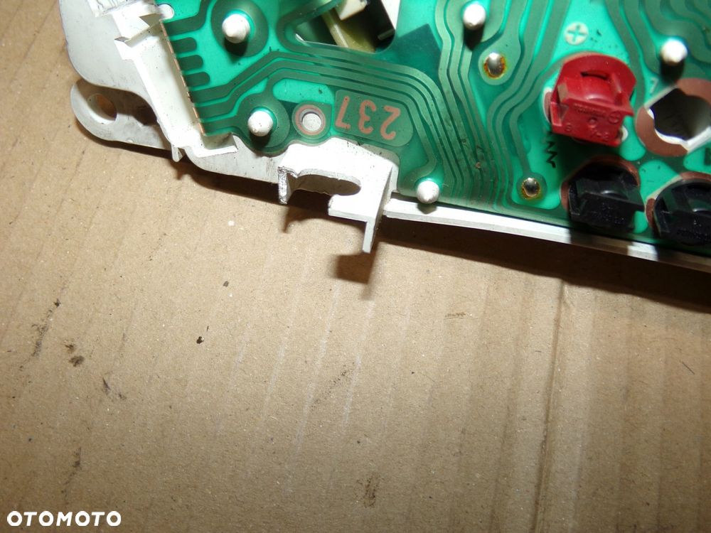 wyświetlacz radia 83950-28120 previa ii - 5