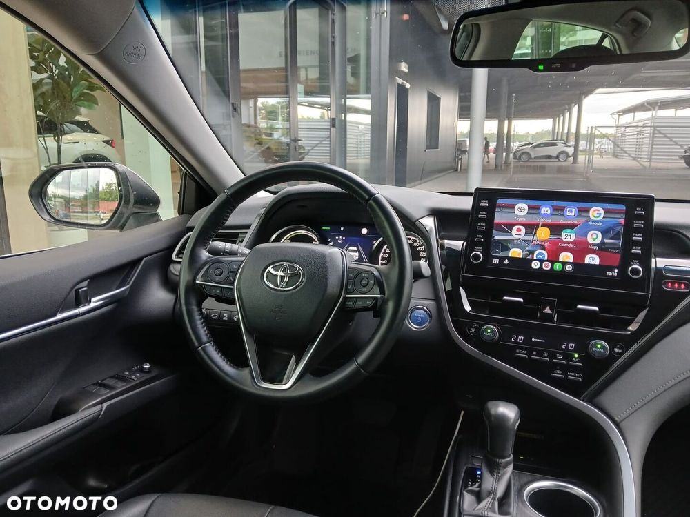 Toyota Camry - 5